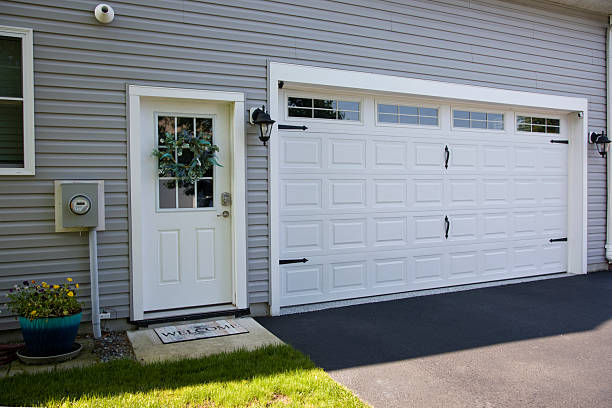 24/7 Emergency Garage Door Panel Replacement experts in Dansville, NY